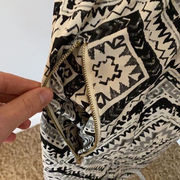 Speed Control | New York Black a white Aztec Print Sleeveless Zip Pocket Dress S - Picture 4 of 6